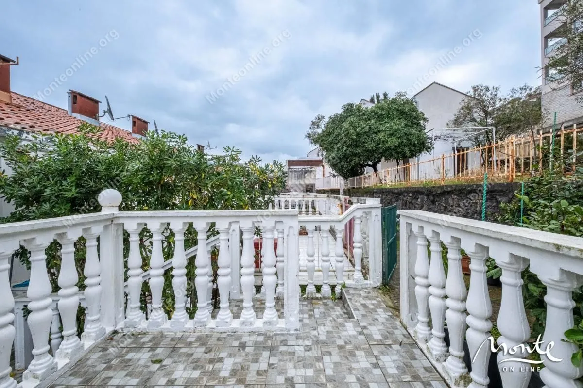 Prodaja, dvosoban stan, 55m², Krašići, Tivat