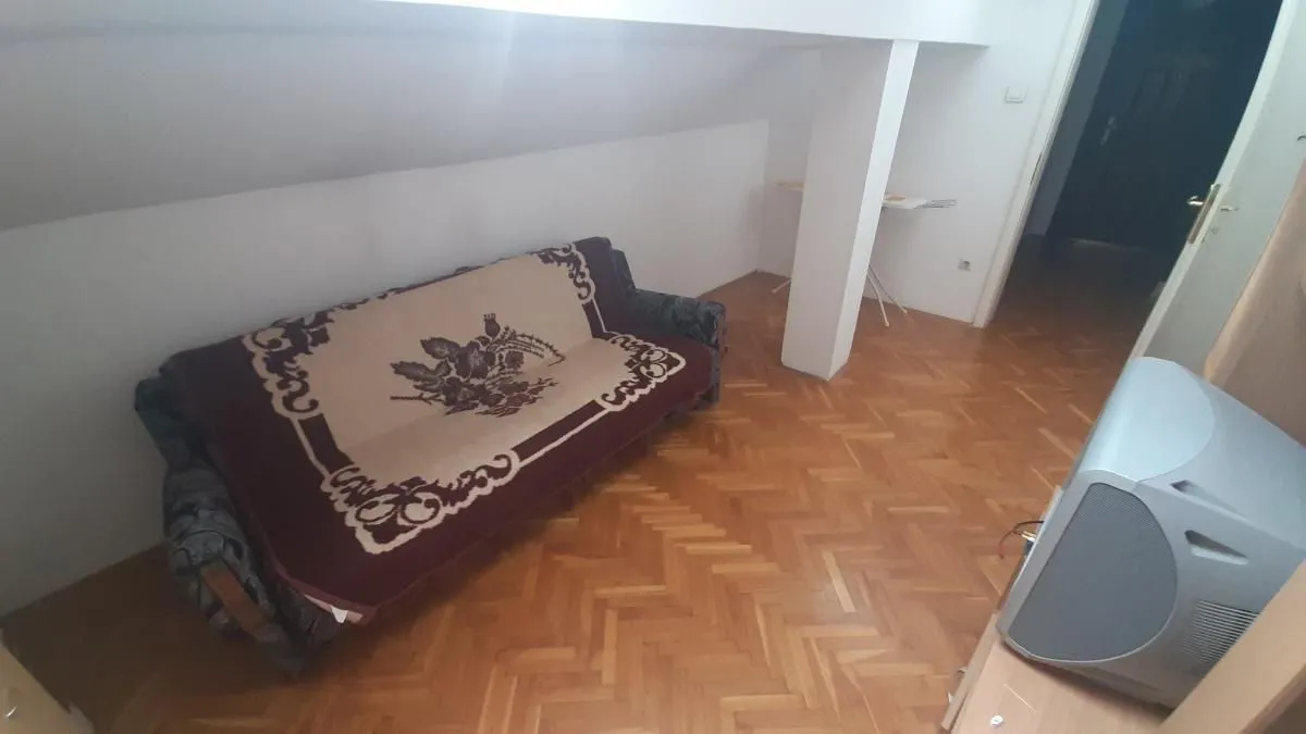 Izdavanje, jednosoban stan, 45m², Centar, Novi Sad