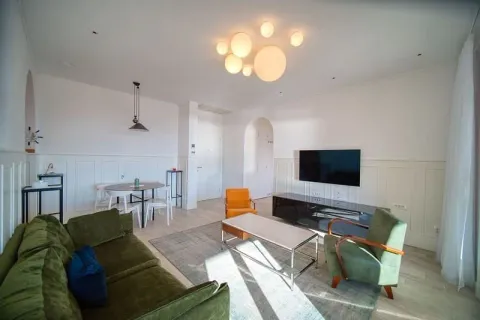 Prodaja, trosoban stan, 80m², Tivat, Crna Gora - image 2