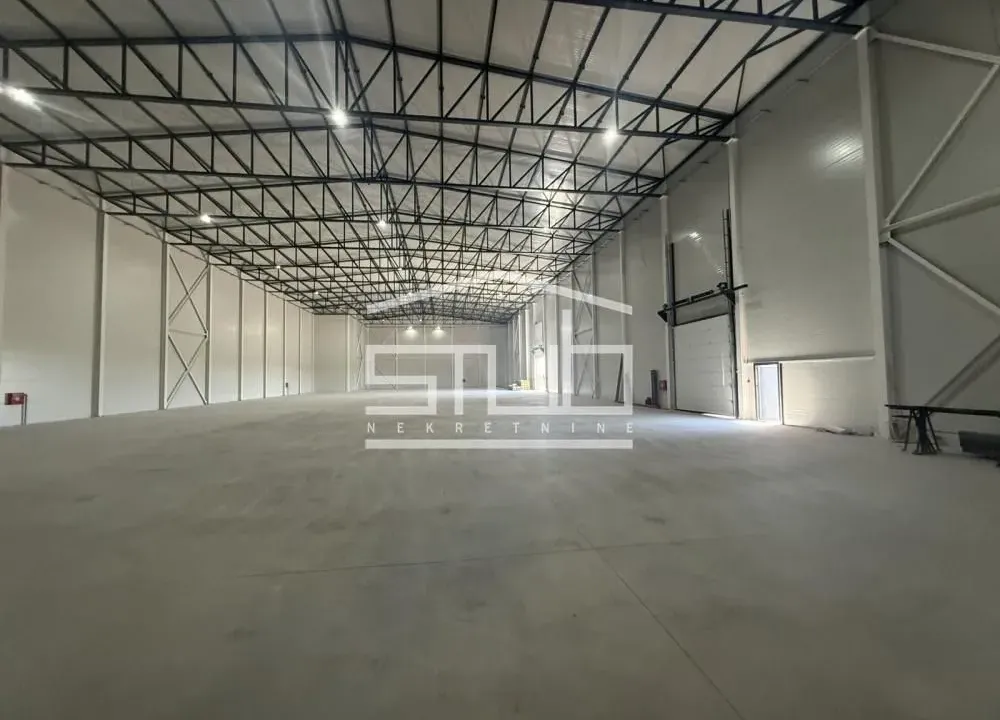 Izdavanje, poslovni prostor, 2750m², Zemun Ugrinovci, Zemun Sve Podlokacije