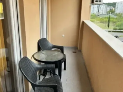 Izdavanje, dvosoban stan, 70m², Tuški Put, Podgorica - image 10