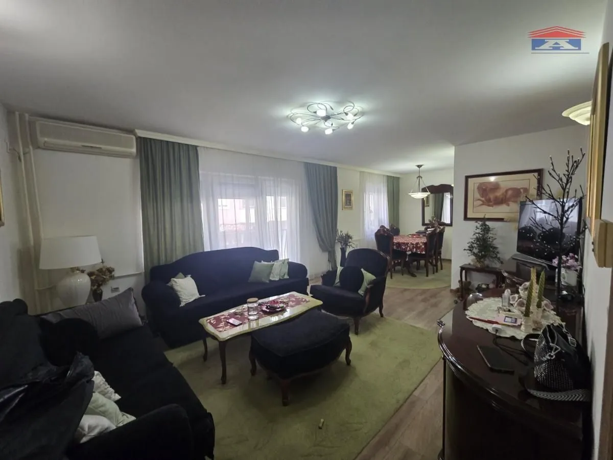 Prodaja, četvorosoban stan, 108m², Grbavica, Novi Sad Sve Podlokacije