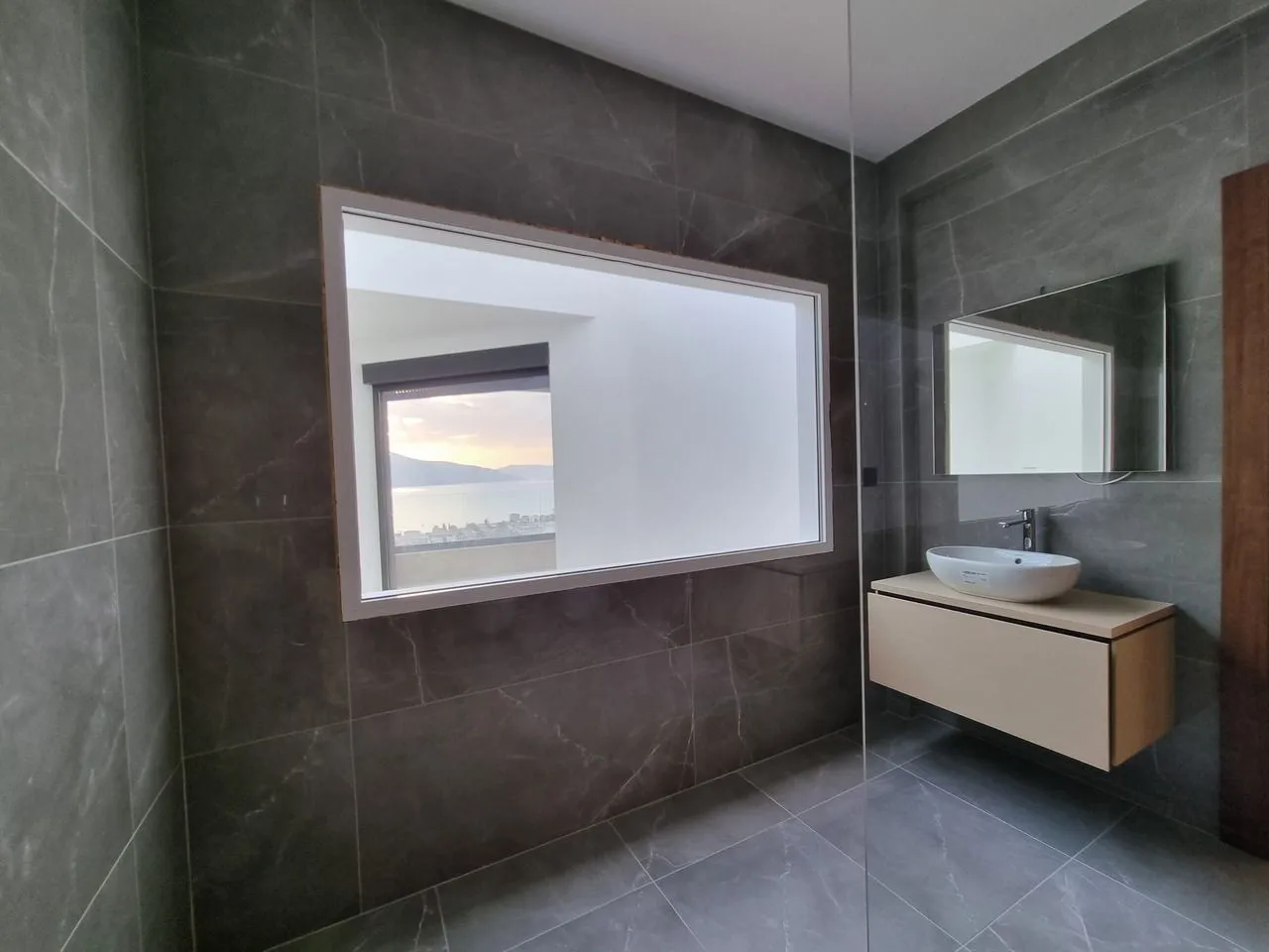Sale, house, 490m², Tivat, Crna Gora