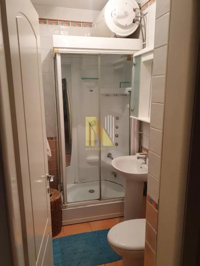 Izdavanje, dvosoban stan, 53m², Centar, Novi Sad