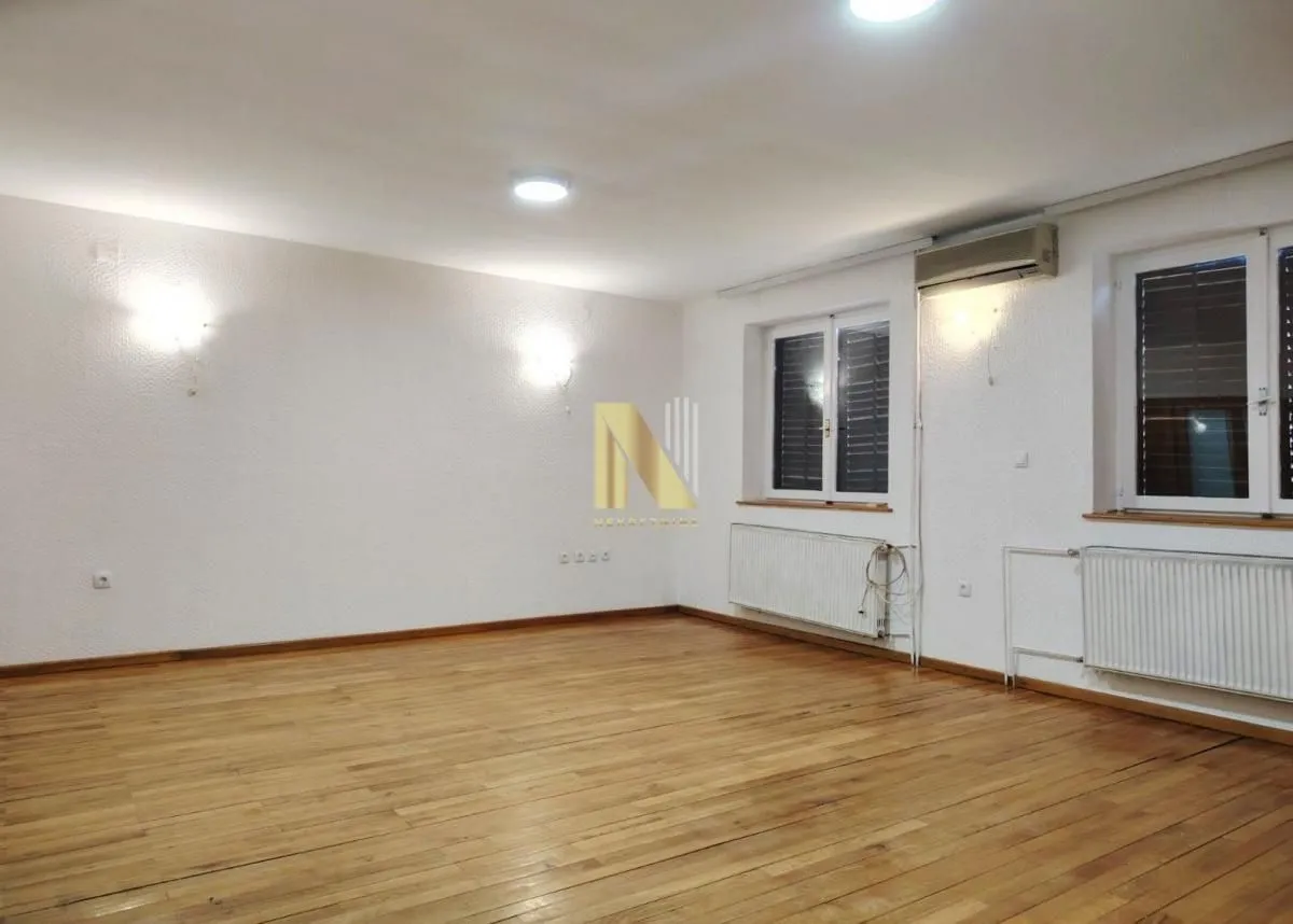 Izdavanje, kuća, 80m², Centar, Novi Sad