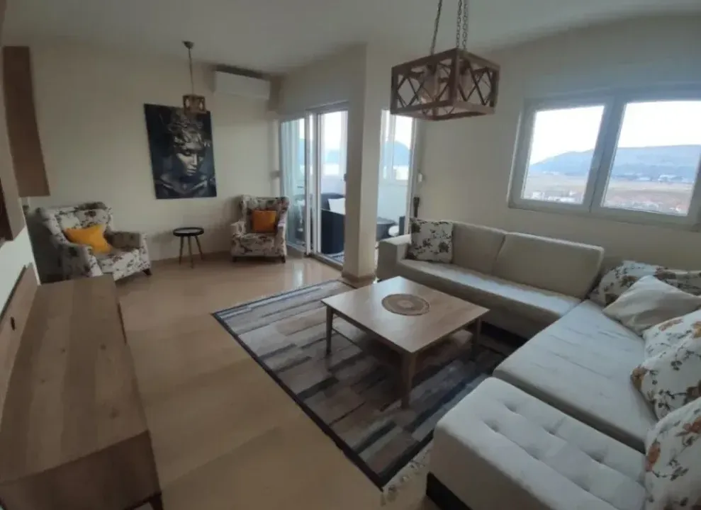 Izdavanje, jednosoban stan, 53m², City Kvart, Podgorica