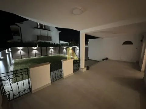 Izdavanje, kuća, 250m², Lipov gaj, Novi Sad Sve Podlokacije - image 26