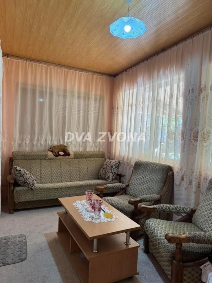Prodaja, kuća, 221m², Žitište, Zrenjanin
