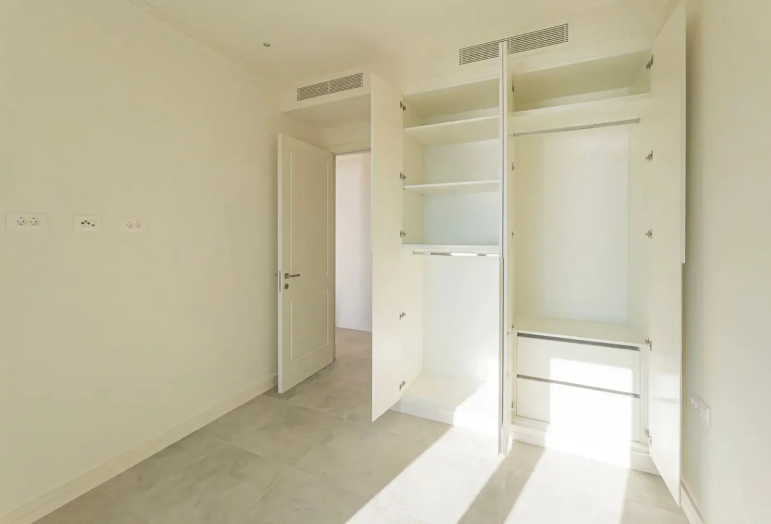Prodaja, dvosoban stan, 104m², Luštica Bay, Tivat