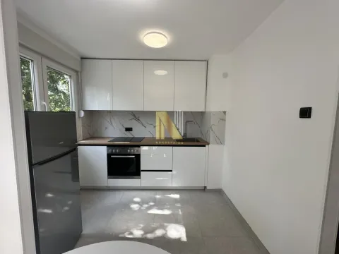 Rent, two bedroom apartment, 43m², Novo naselje, Novi Sad - image 4