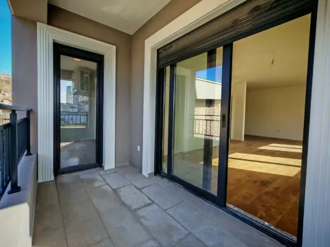 Izdavanje, trosoban stan, 115m², Preko Morače, Podgorica - image 6