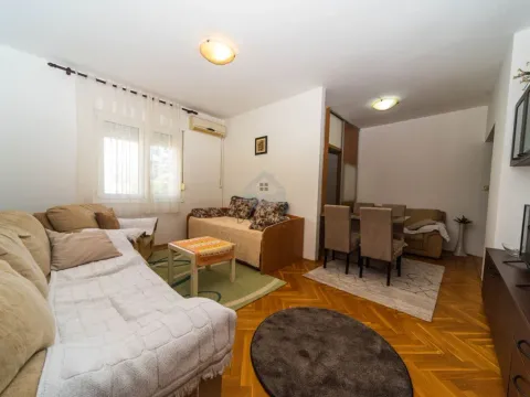 Izdavanje, jednosoban stan, 45m², Zagorič, Podgorica - image 1
