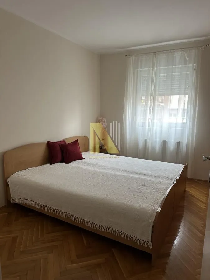 Prodaja, trosoban stan, 79m², Adamovićevo Naselje, Novi Sad Sve Podlokacije
