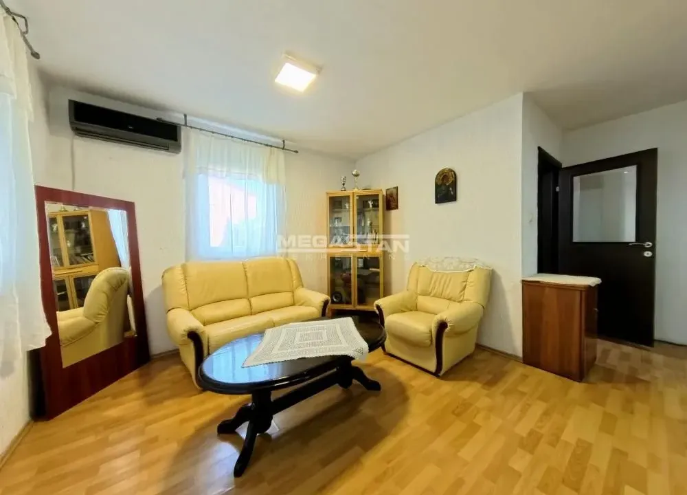 Prodaja, kuća, 235m², Voždovac Sve Podlokacije, Beograd