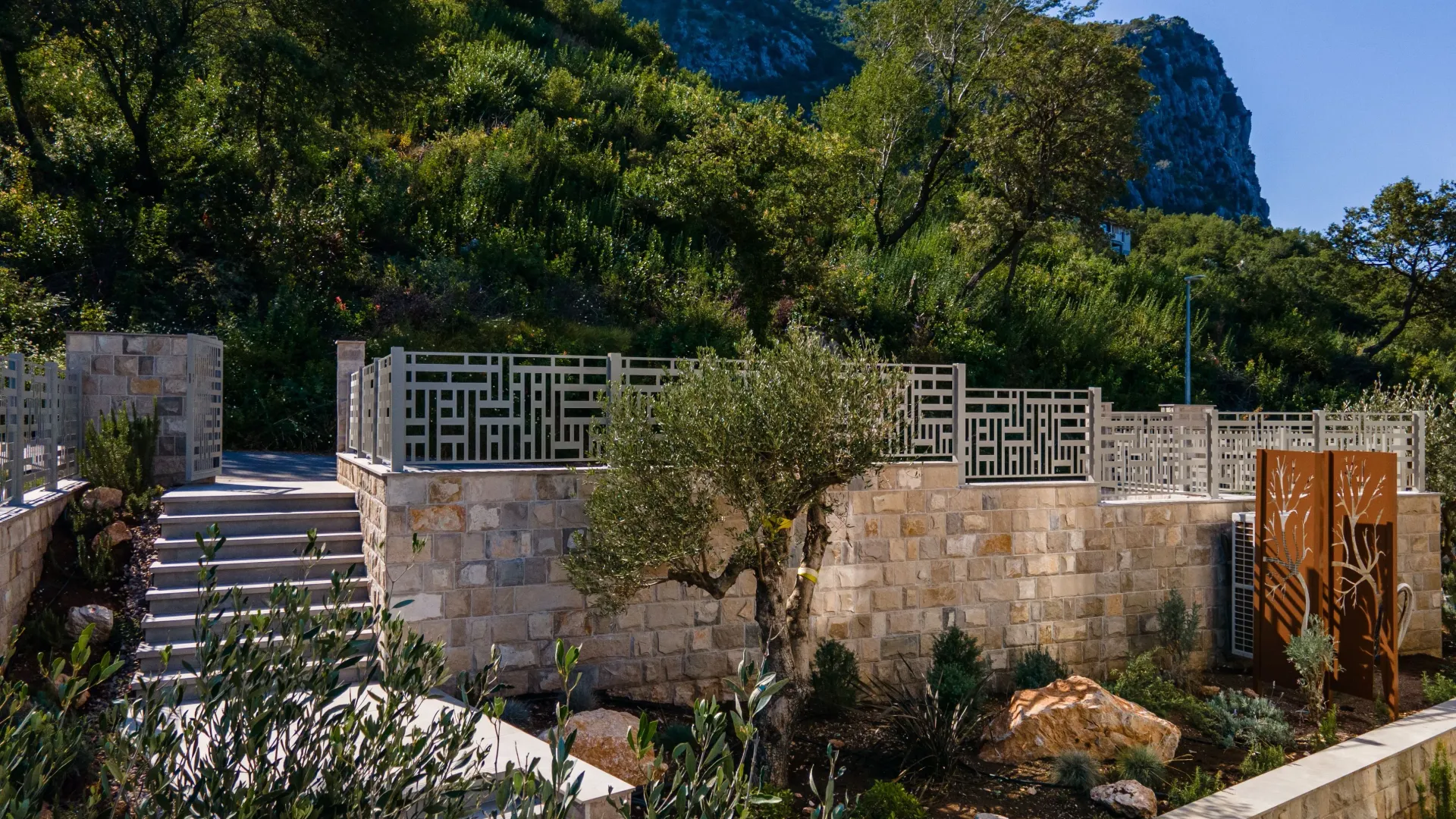 Prodaja, kuća, 230m², Tudorovići, Budva