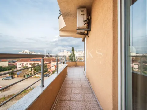 Izdavanje, dvosoban stan, 82m², Zabjelo, Podgorica - image 11