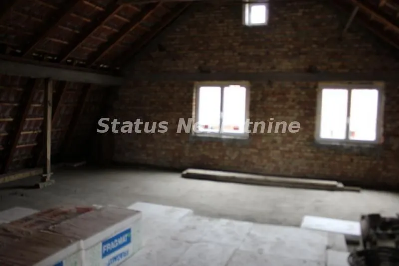 Prodaja, kuća, 242m², Novo naselje, Novi Sad