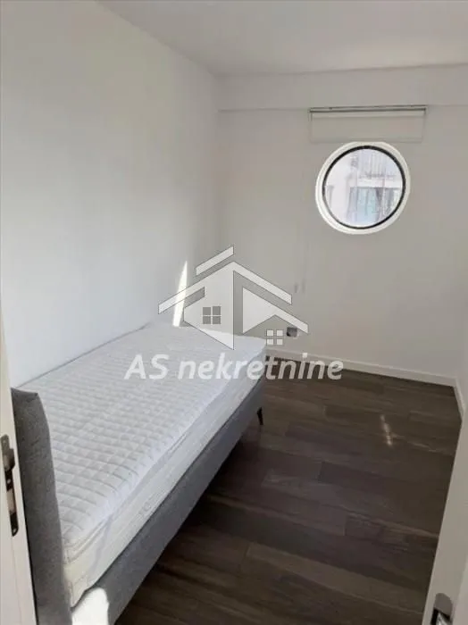 Rent, four bedroom apartment, 80m², Savski Venac, Beograd
