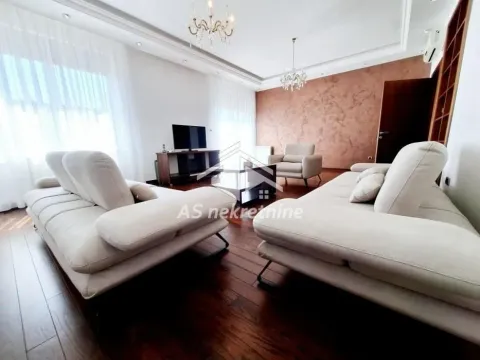 Rent, four bedroom apartment, 135m², Savski Venac, Beograd