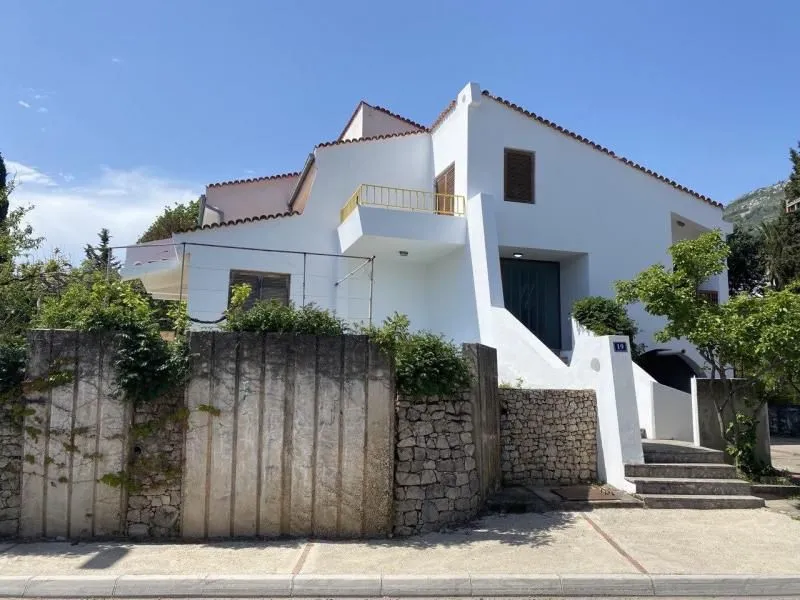 Rent, house, 250m², Bar, Crna Gora