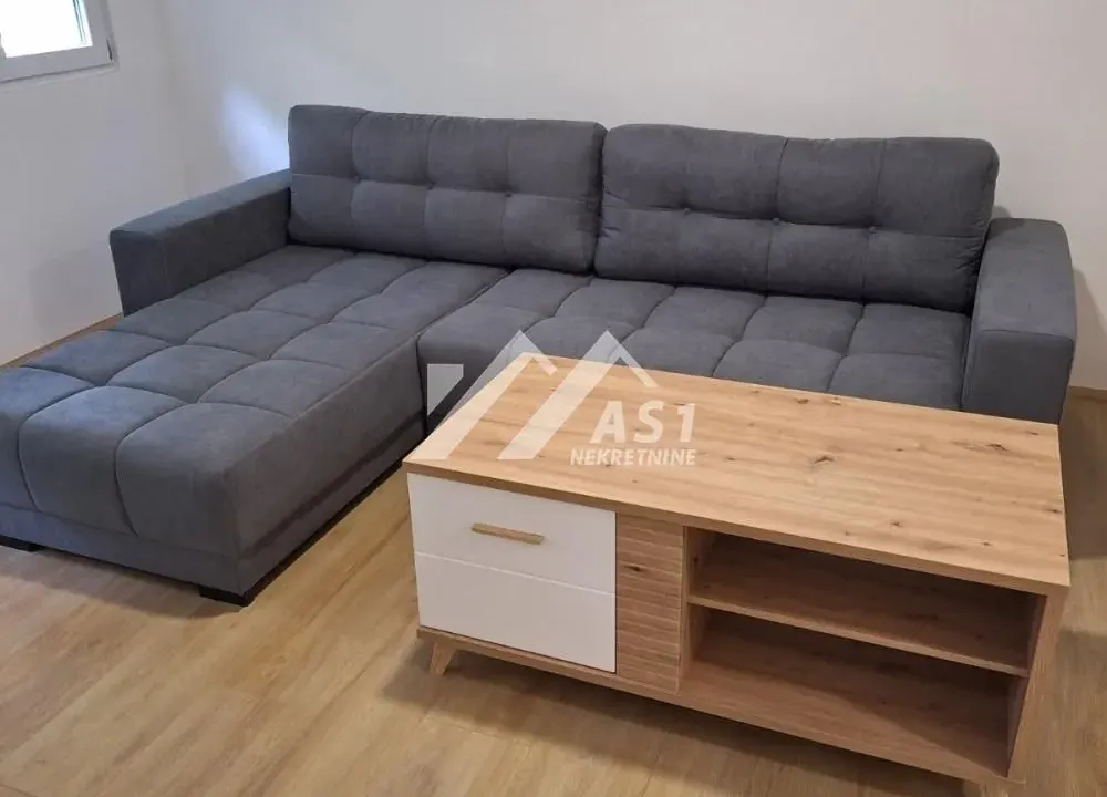 Izdavanje, dvosoban stan, 50m², Sajam, Novi Sad Sve Podlokacije