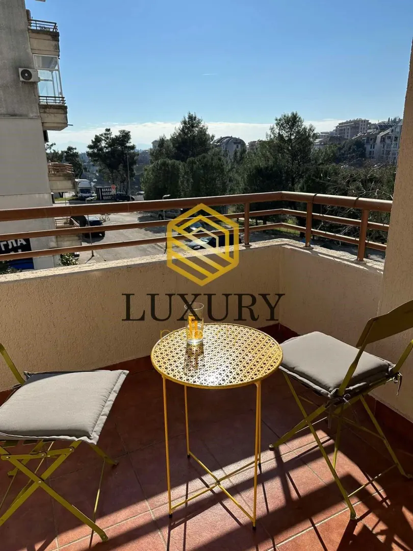 Rent, two bedroom apartment, 90m², City Kej, Podgorica