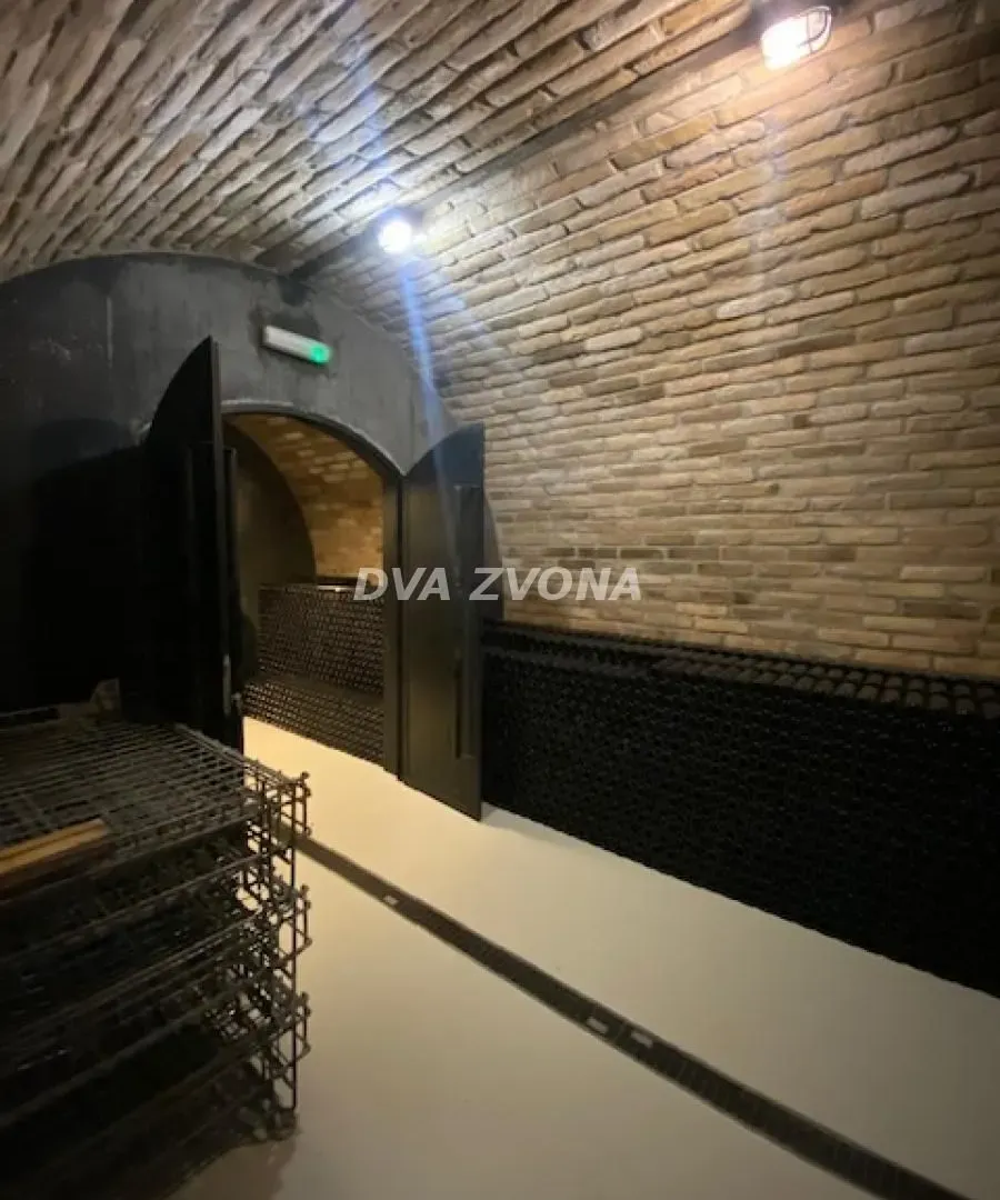 Prodaja, ugostiteljski objekat, 630m², Stari Slankamen, Inđija