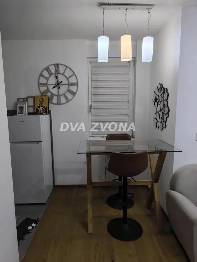 Prodaja, garsonjera, 29m², Adamovićevo Naselje, Novi Sad Sve Podlokacije