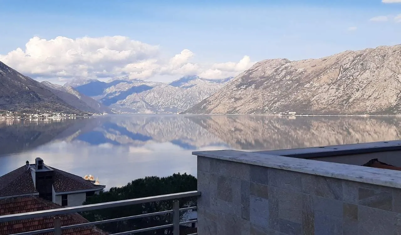 Prodaja, četvorosoban stan, 171m², Dobrota, Kotor