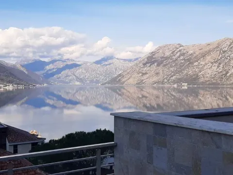 Prodaja, četvorosoban stan, 171m², Dobrota, Kotor - image 22