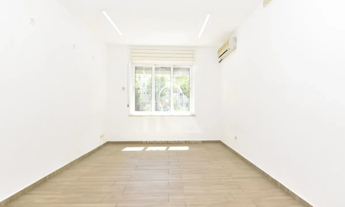 Rent, office space, 42m², Centar, Podgorica
