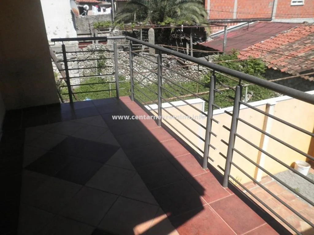 Prodaja, kuća, 100m², Stara Varoš, Podgorica