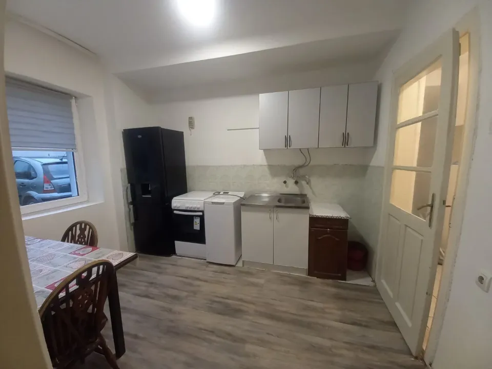 Rent, house, 25m², Zemun Bačka, Zemun Sve Podlokacije