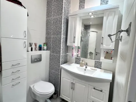 Izdavanje, jednosoban stan, 57m², Lazi, Budva - image 12