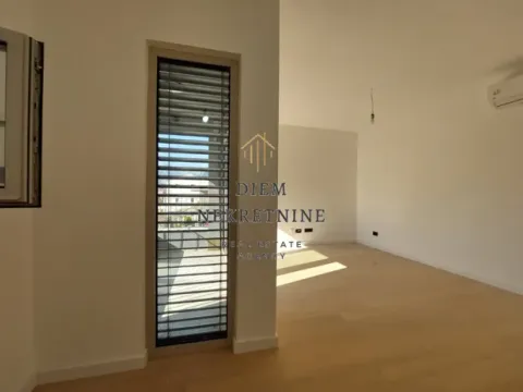 Sale, two bedroom apartment, 55m², Dobrota, Kotor - image 9