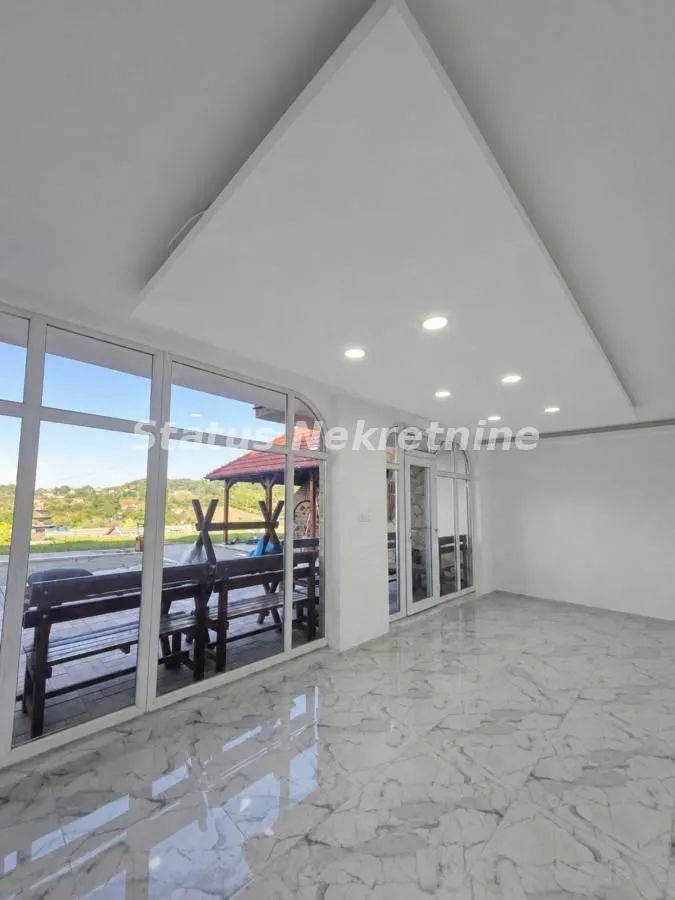 Izdavanje, kuća, 200m², Petrovaradin, Novi Sad