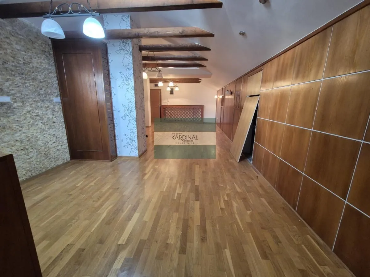 Prodaja, trosoban stan, 99m², Vašarište, Jagodina