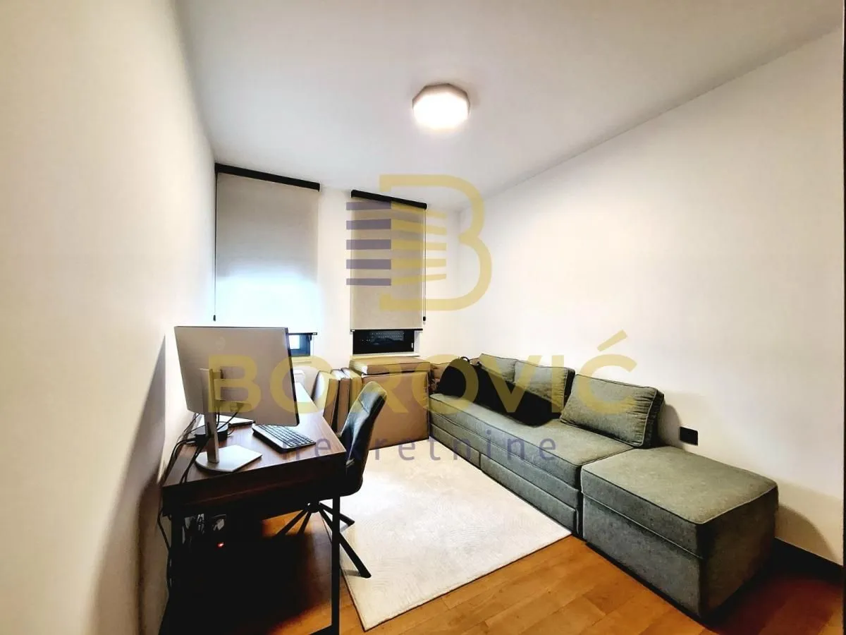 Prodaja, četvorosoban stan, 157m², Zemun Sve Podlokacije, Beograd