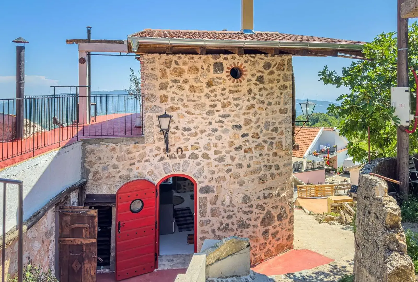 Sale, house, 240m², Bar, Crna Gora