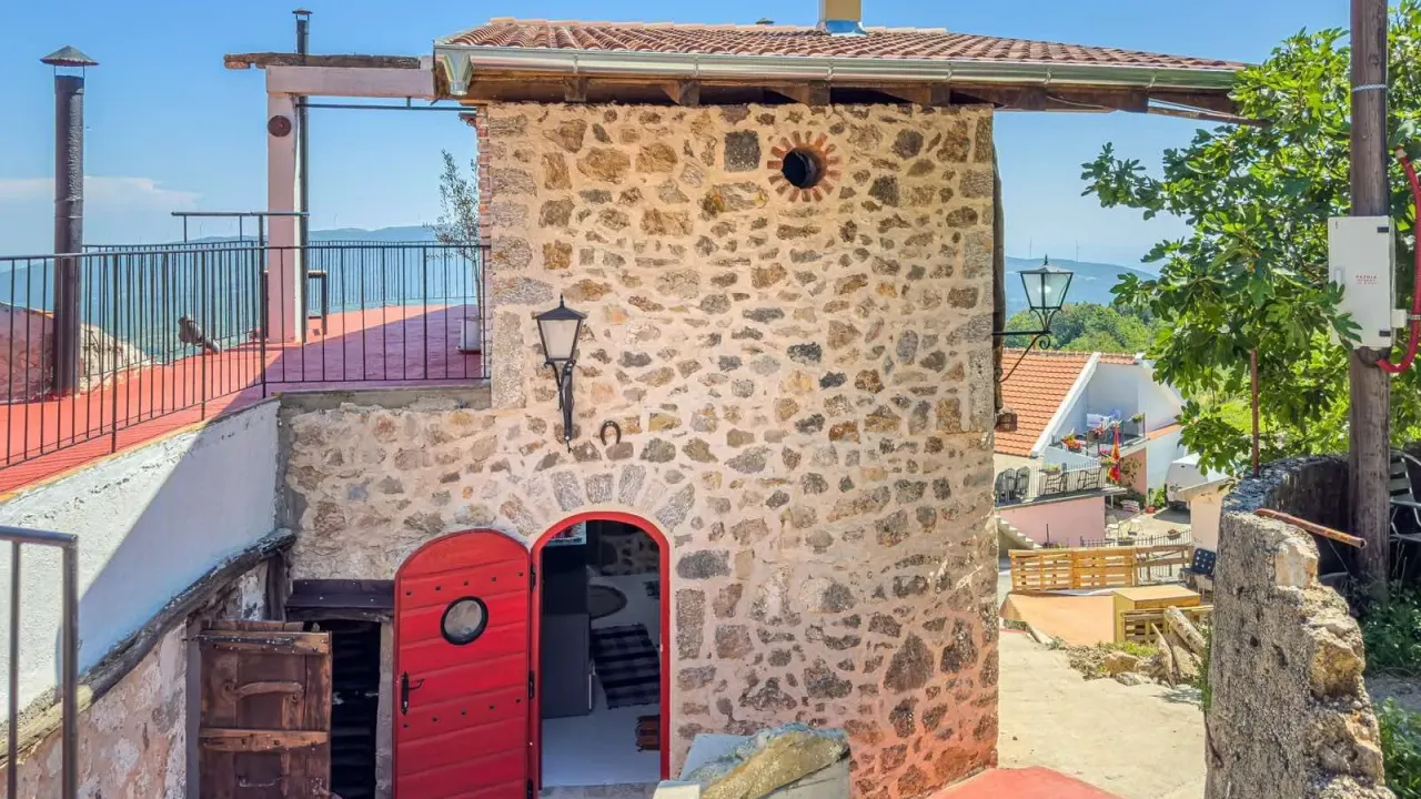 Prodaja, kuća, 240m², Bar, Crna Gora