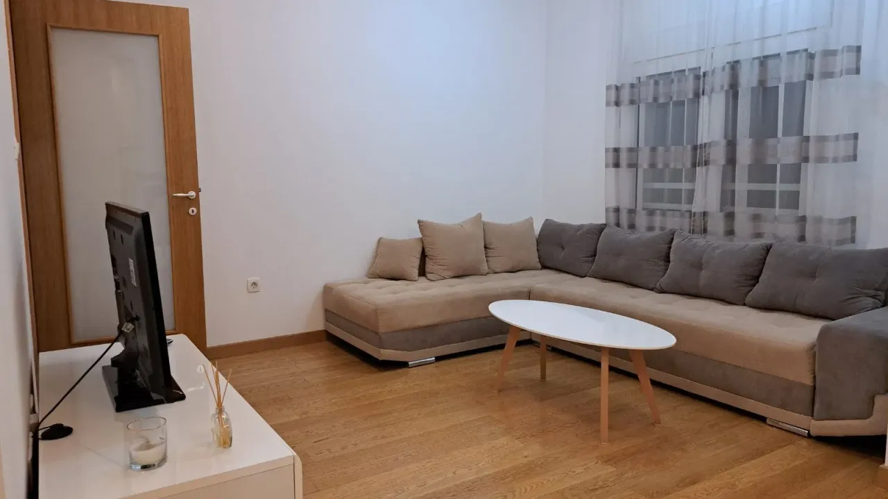 Rent, one bedroom apartment, 42m², Blok 6, Podgorica