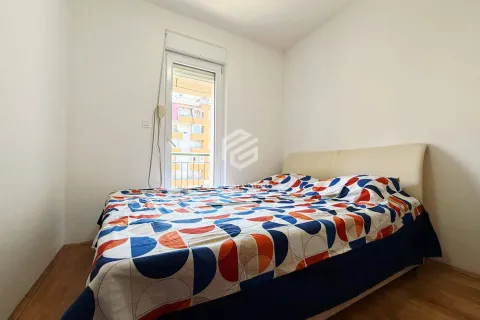 Rent, one bedroom apartment, 40m², Krivi Most, Podgorica - image 7