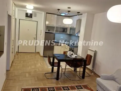 Izdavanje, dvosoban stan, 50m², Vračar Sve Podlokacije, Beograd - image 2