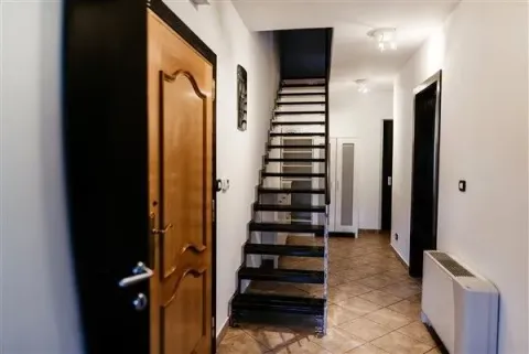Rent, four bedroom apartment, 190m², Preko Morače, Podgorica - image 2