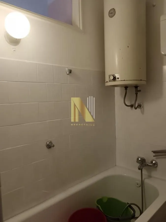 Izdavanje, dvosoban stan, 48m², Banatić, Novi Sad Sve Podlokacije