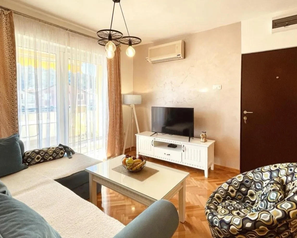 Izdavanje, jednosoban stan, 52m², Adok, Budva