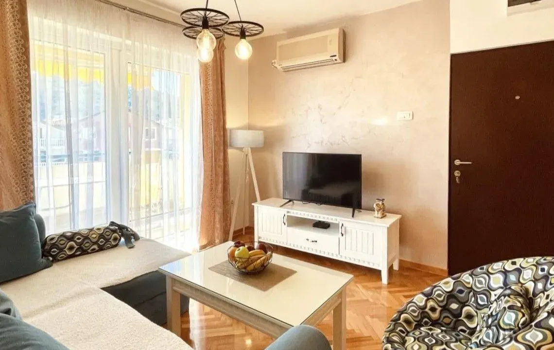 Rent, one bedroom apartment, 52m², Adok, Budva