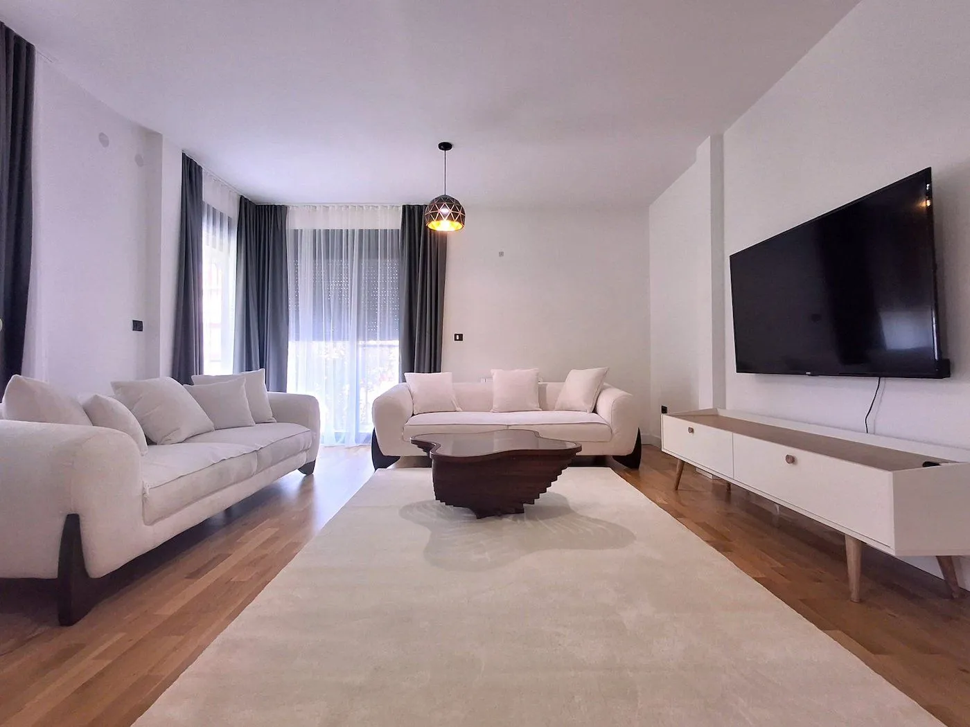 Izdavanje, stan, 100m², Dalmatinska ulica, Podgorica