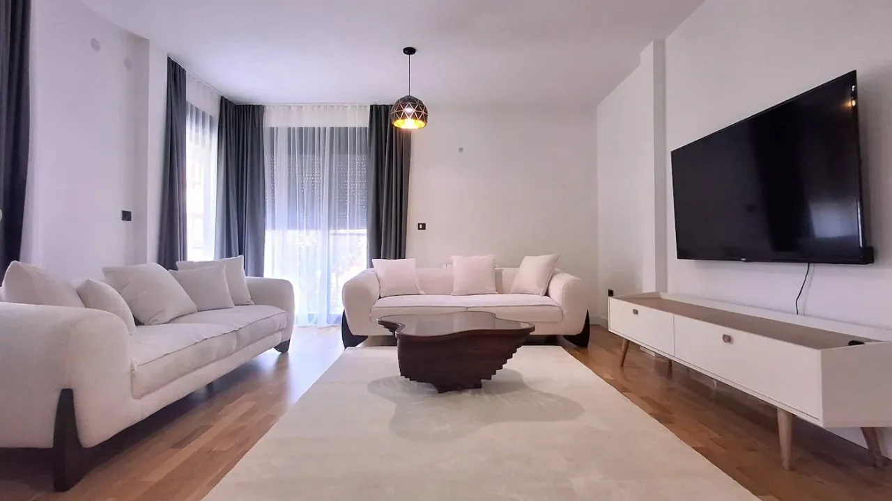 Izdavanje, stan, 100m², Dalmatinska ulica, Podgorica