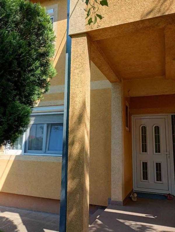 Prodaja, kuća, 225m², Surčin (mesto), Surčin